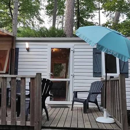 Parque de Campismo Tiny Sweet Saint-Chéron